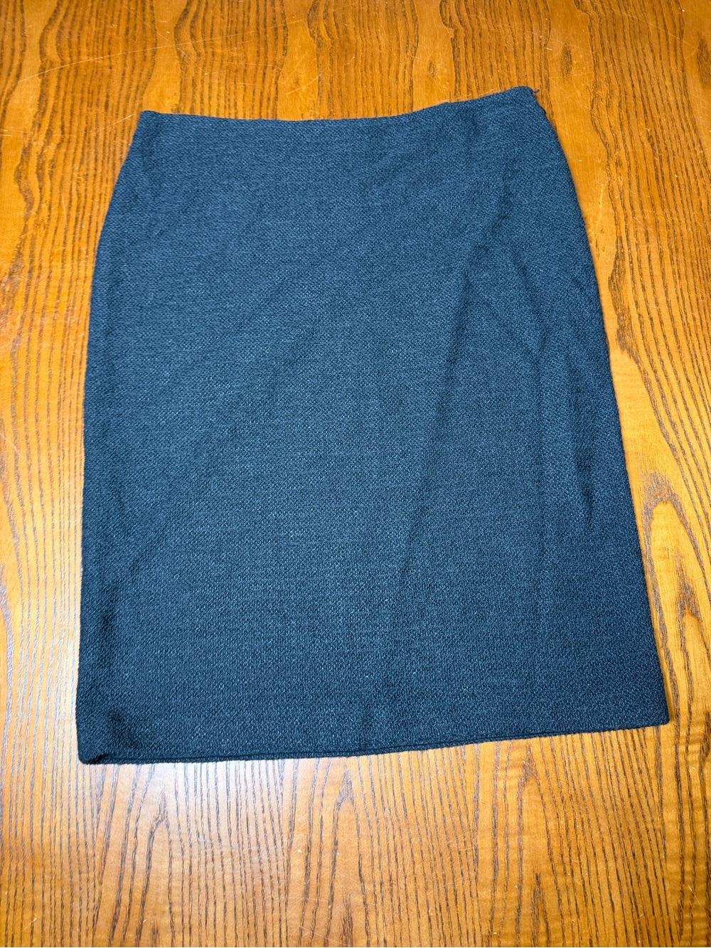 St. John Knit Skirt Women’s Size 10 Black Charcoal Classic Pencil Skirt